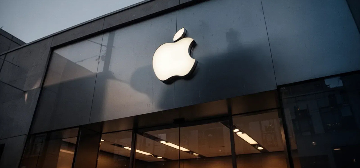 Beitragsbild zu Apple Aktie: Zinsangst bremst Produktfeuerwerk