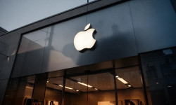 Beitragsbild zu Apple Aktie: Zinsangst bremst Produktfeuerwerk