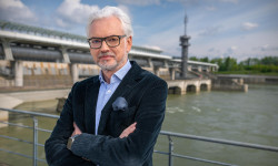 Beitragsbild zu Verbund - Wasser und Wind lassen aus