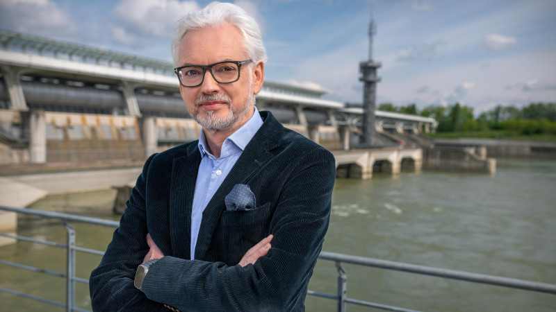 Beitragsbild zu Verbund - Wasser und Wind lassen aus