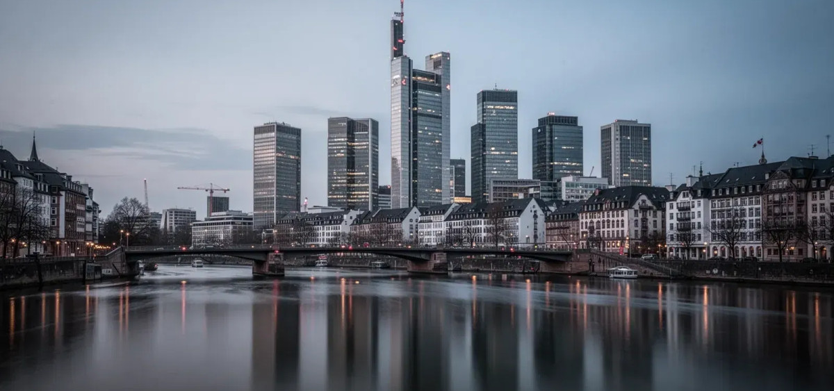 Beitragsbild zu DAX: Unter 25.000 gerutscht