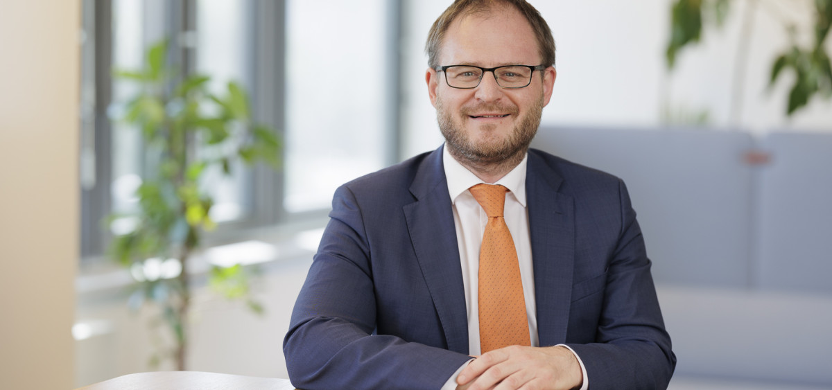 Beitragsbild zu Vom verstärkten Smart-sein, der immateriellen Infrastruktur und verbotenem Schwarz-Weiß-Denken (Podcast „Von Bullen & Bären” 60: Stefan Grünwald (RCM)