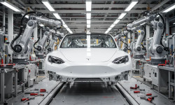 Beitragsbild zu Tesla Aktie: Umbau geht weiter