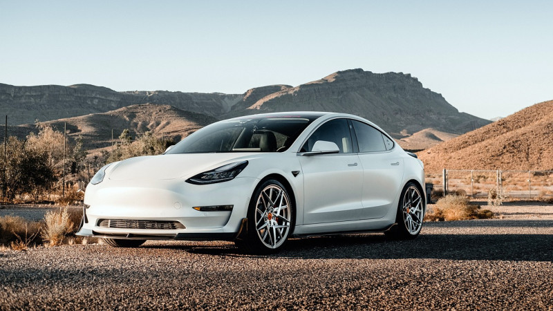 Beitragsbild zu Tesla Motors – Kurzfristige Rücksetzer, langfristiger Anstieg