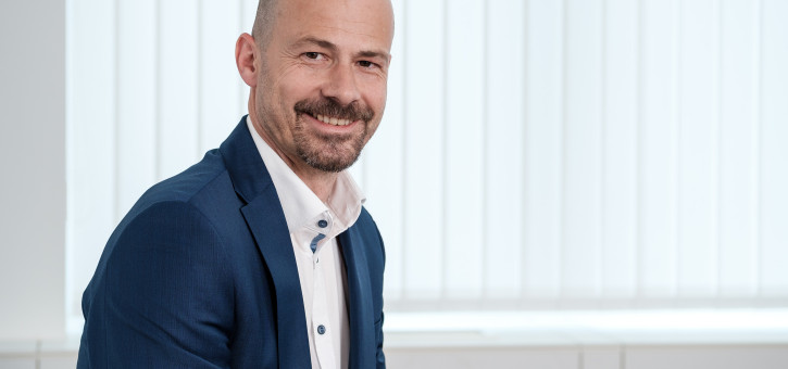 Beitragsbild zu Vom Mehrwert ungerateter Österreicher, den raren Ami Warner und dem Charme der Nachrangigkeit