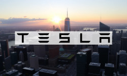 Beitragsbild zu Tesla Aktie: KI-Rausch!