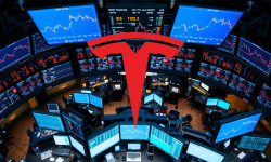 Beitragsbild zu Tesla Aktie: Zwischen Regulierung und Robotaxis