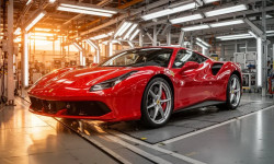 Beitragsbild zu Ferrari Aktie: Dominanz auf drei Ebenen