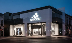 Beitragsbild zu Adidas Aktie: Rekord mit Schatten