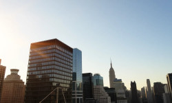 Beitragsbild zu Quantum eMotion Aktie: NYSE-Antrag läuft