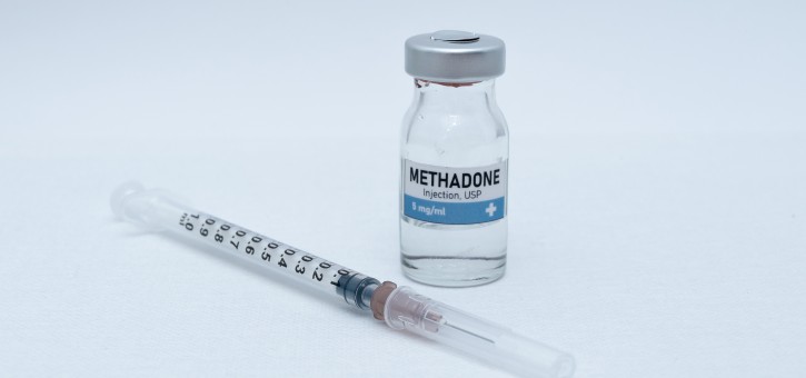 Beitragsbild zu Was sind Opiate und wie können sie in einen Teufelskreis der Sucht geraten?