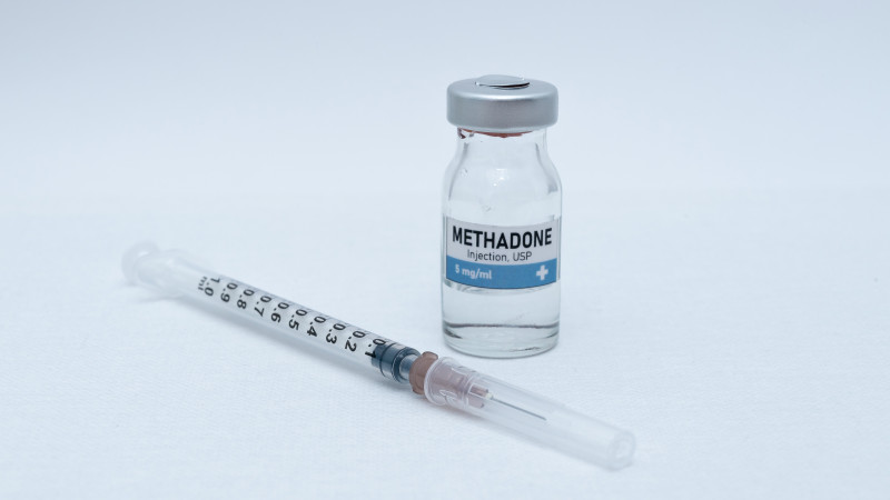 Beitragsbild zu Was sind Opiate und wie können sie in einen Teufelskreis der Sucht geraten?