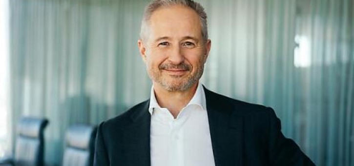 Beitragsbild zu OMV startet Betrieb innovativer ReOil®-Anlage zur Umwandlung von Altkunststoffen in wertvolle Rohstoffe