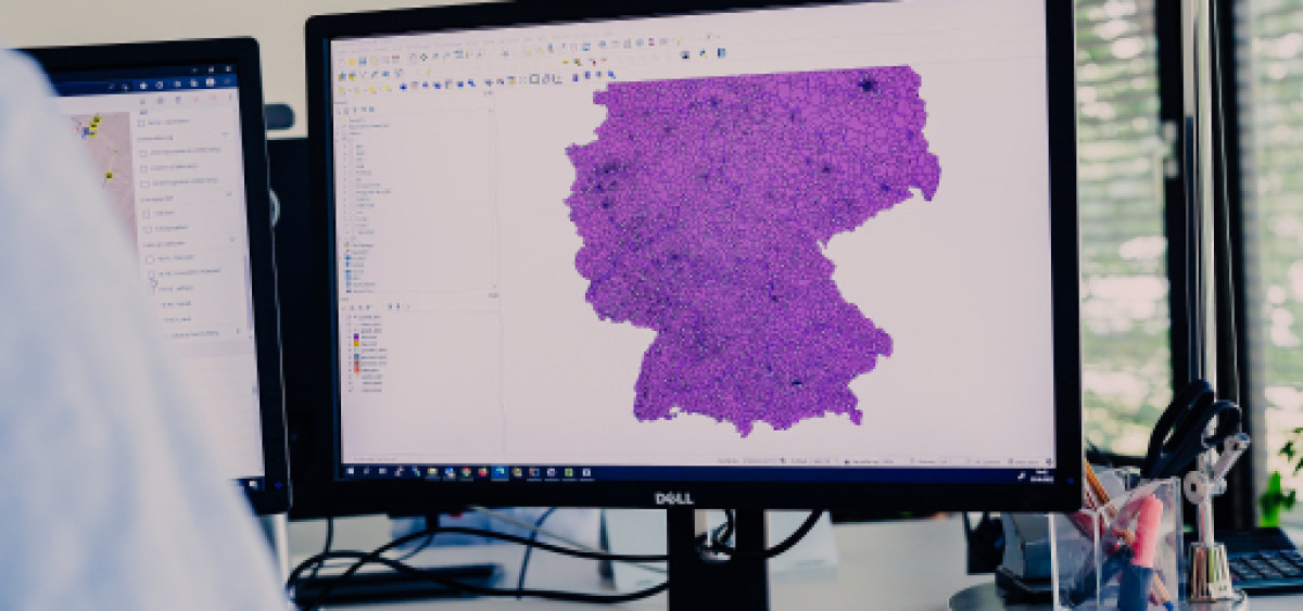 Beitragsbild zu Kostenlos oder kommerziell – passt ArcGIS oder QGIS besser zu mir?