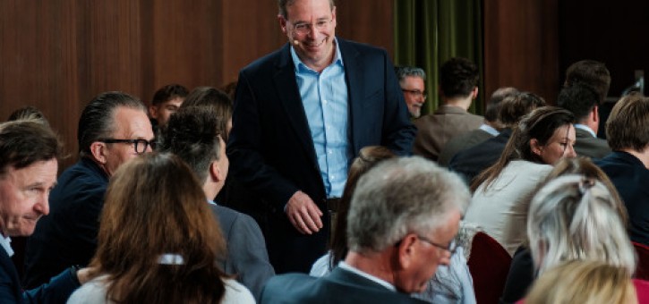 Beitragsbild zu Erfolgreicher Start für Millstätter Wirtschaftsgespräche 2025