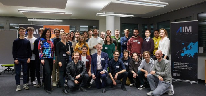 Beitragsbild zu Media Innovation Lab der Mediengruppe Wiener Zeitung veranstaltet KI-Hackathon und bringt digitales Zeitungsarchiv zum Leben