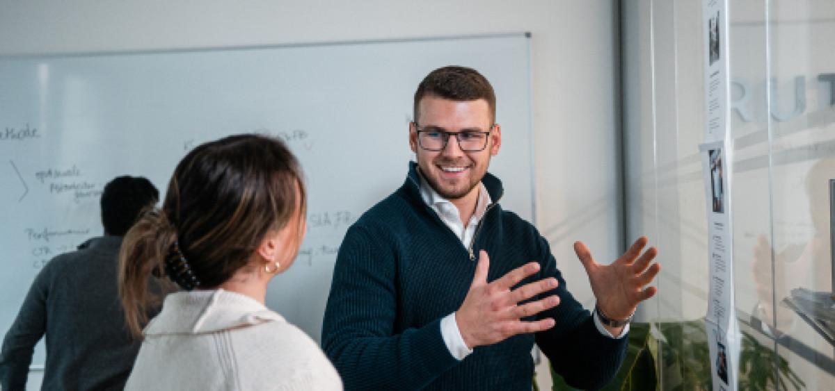 Beitragsbild zu Neue Mitarbeiter ohne Headhunter: Rutzen Media GmbH revolutioniert das Recruiting in der Steuerbranche (FOTO)
