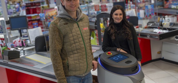 Beitragsbild zu Eurospar Korneuburg: Innovativer Kaufmann setzt auf autonome Reinigungsroboter