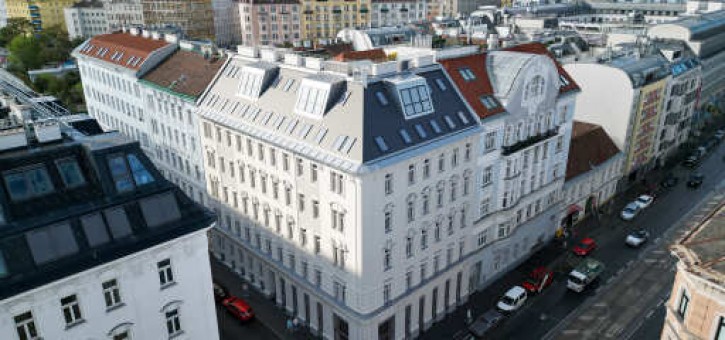 Beitragsbild zu ViennaEstate verkündet: Wohnungsübergabe im Dachgeschoss in stilvollem Zinshaus in 1030 Wien