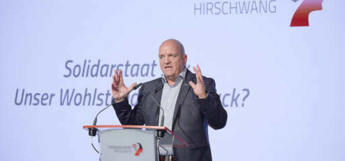 Beitragsbild zu AKNÖ Wieser: Wie kann KI/Roboter-Wertschöpfung Solidarstaat mitfinanzieren?