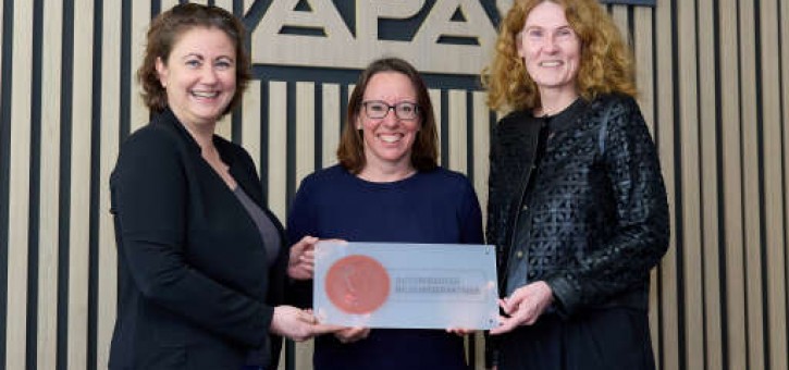Beitragsbild zu APA-Campus-Lehrgang für KI-Management ab sofort Austrian-Standards-zertifiziert