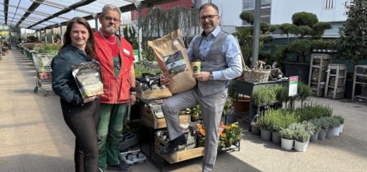 Beitragsbild zu Kreislauf geschlossen: café+co und BeResilient bringen Pflanzendünger aus Kaffeesud in Handelsregale