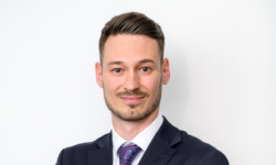 Beitragsbild zu Michael Kaser: Von der Frage der Opportunitäten, Gewinnmitnahmen bei Gold und was eine Sachwert-Aktie ausmacht - Fonds im Porträt: 3 Banken Sachwerte-Fonds