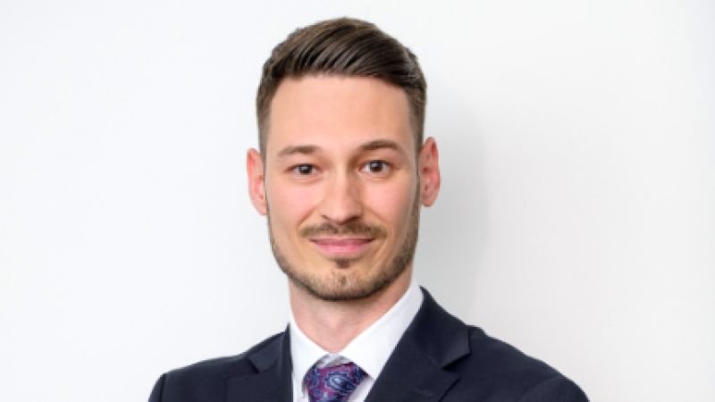 Beitragsbild zu Michael Kaser: Von der Frage der Opportunitäten, Gewinnmitnahmen bei Gold und was eine Sachwert-Aktie ausmacht - Fonds im Porträt: 3 Banken Sachwerte-Fonds
