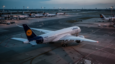 Beitragsbild zu Lufthansa Aktie: Doppelschlag belastet